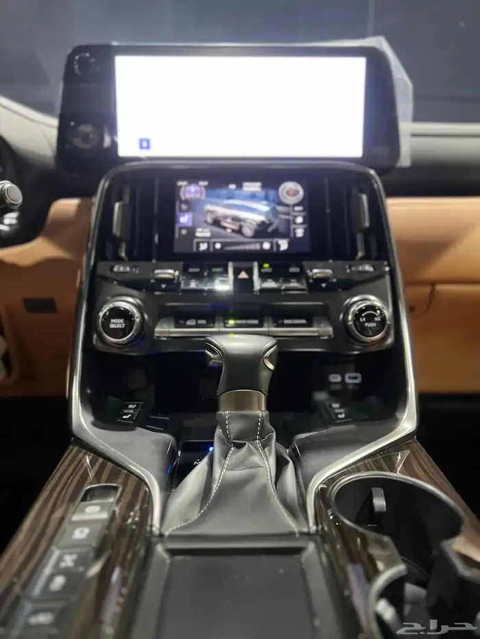 لكزس LX 600 BB 18