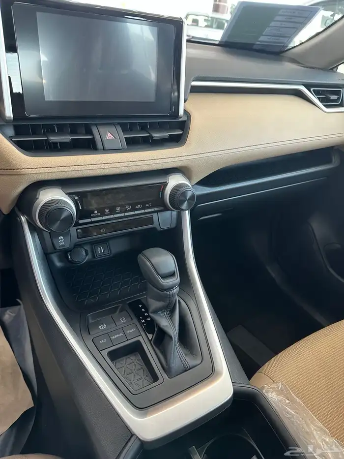 راف فور LE 4 2 2025 رمادي اصفار عبداللطيف جميل 7