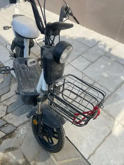 سكوتر مستخدم الا القليل مع شاحن مع كل شيء index