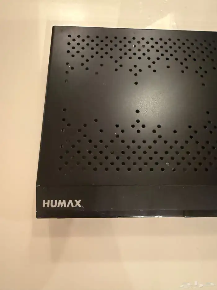 تلفزيون سامسونج ومع التلفزيون ريسيفر هدية من HUMAX 8