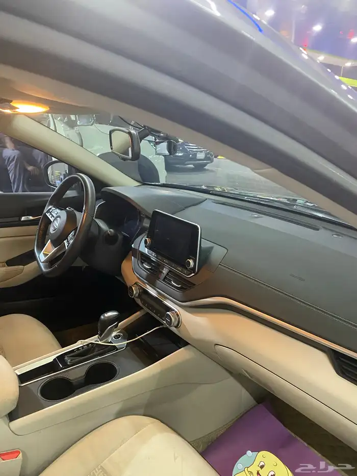 نيسان التيما 2022 SV 5