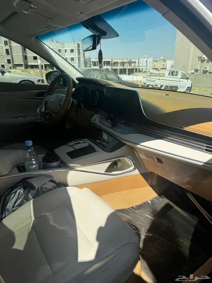 ازيرا 2022 فئة ميد اللون ابيض 6