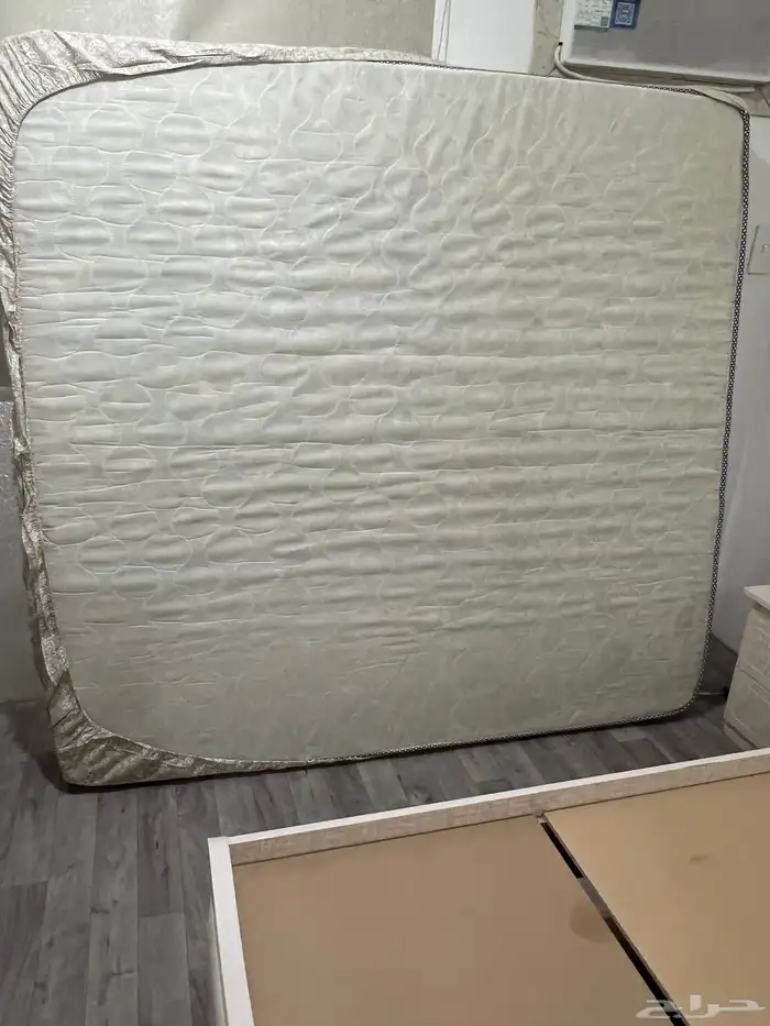 سرير غرفة نوم نظيف مع السبرنق 2