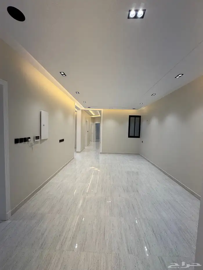 للبيع روف علوي دور ثاني مع ملحق مدخل مستقل مقابل نادي ضمك 11