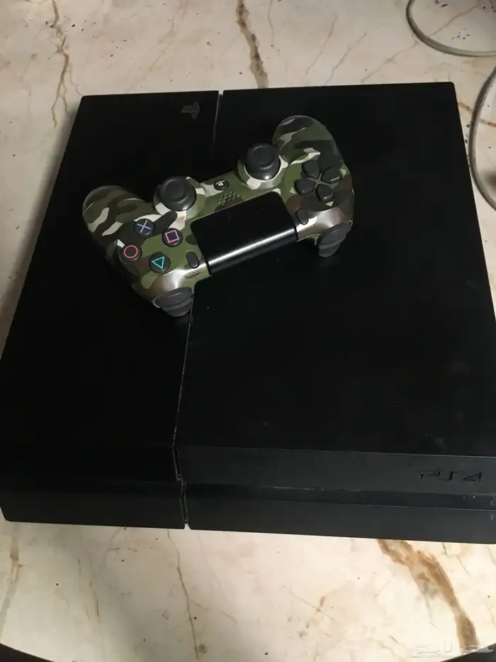 سوني 4 مع يده 0