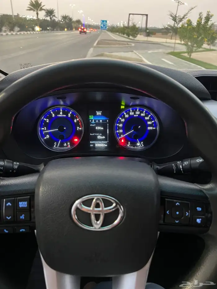 هايلكس للبيع دبل 2018 الممشى 309000 قير عادي بنزيم 3