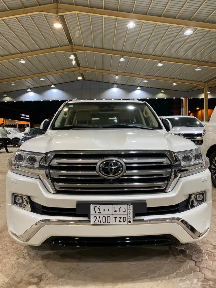 للبيع جيب VXS فل كامل 2016 هيدروليك بريمي عداد 74 الف 2