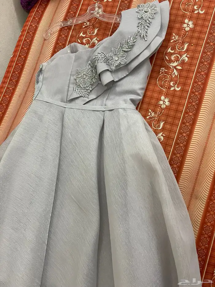 فساتين للبيع 0