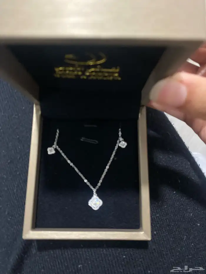 سلسال من نفائس الألماس 0