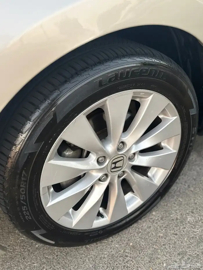 هوندا أكورد 2013 14