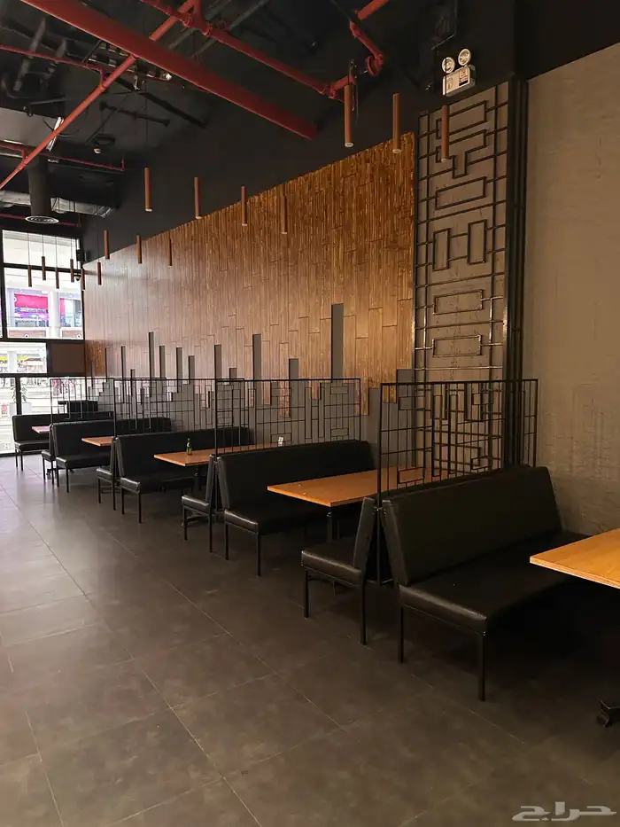 كراسي وطاولات وإنارات بتصميم مميز جدا بارك مول 5