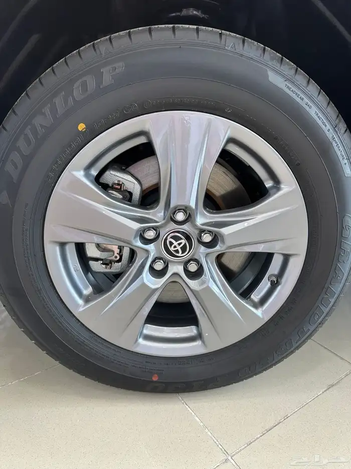 راف فور LE 4 2 2025 رمادي اصفار عبداللطيف جميل 3