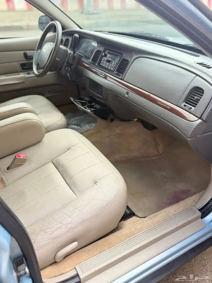 فورد فكتوريا 2011 نظيف 10