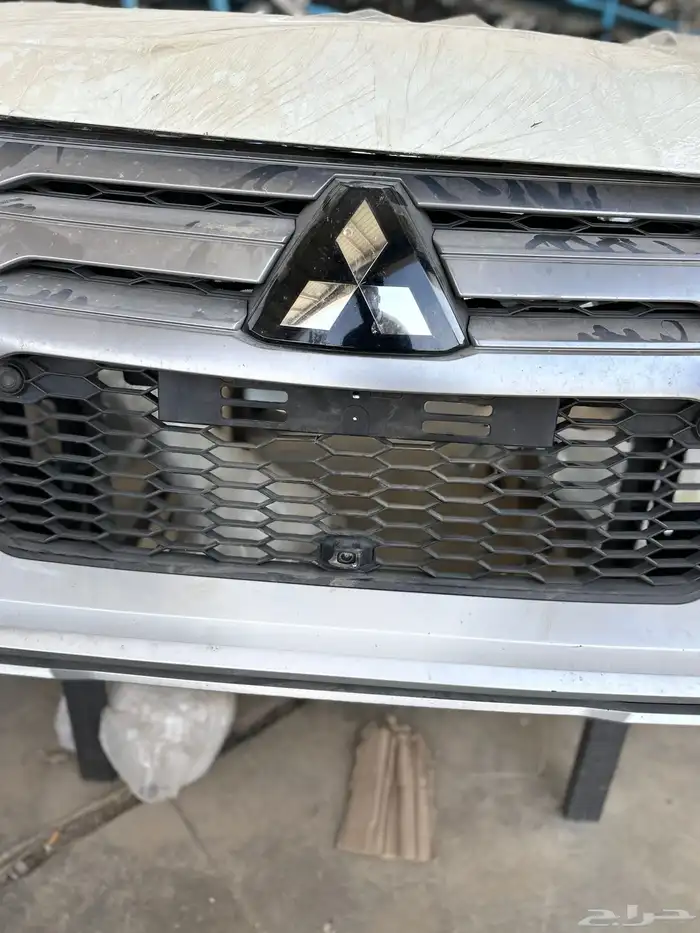 وجيهة ميستوبيشي مونتيرو من موديل 2021 الى 2025 3