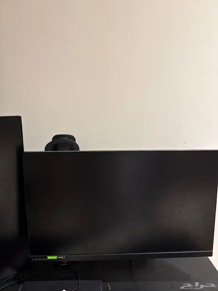 للبيع شاشتين قيمنق وستاند 1