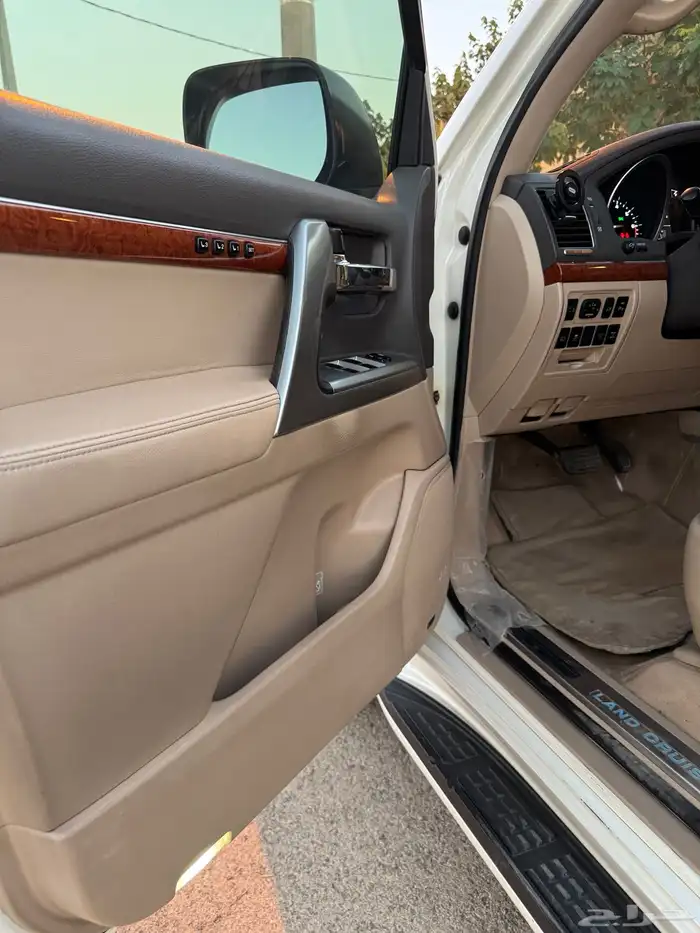 في اكس ار 2013 سعودي فل كامل VX.R 8