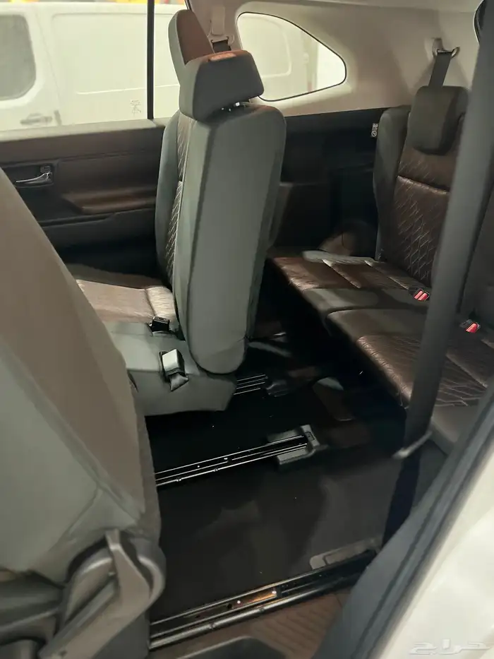 تويوتا انوفا GL 2.0 بنزين 2026 12