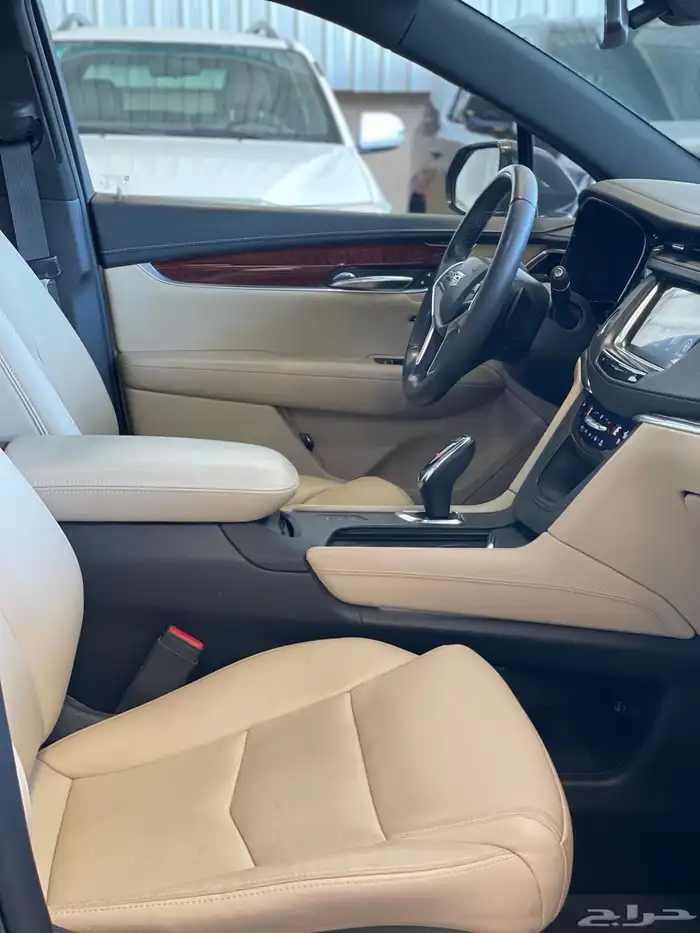 كاديلاك 2019 7