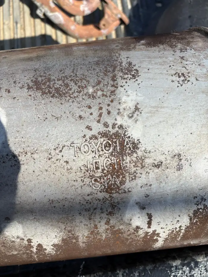 شكمان واقزوز ودبة تلوث للهايلوكس 0