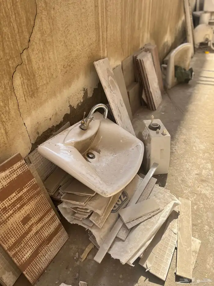 عفش للبيع بلاط ومغاسل وكراسي افرنجي اكرمك الله 5