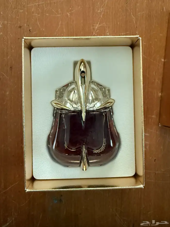 alien essence absolue عطر 1