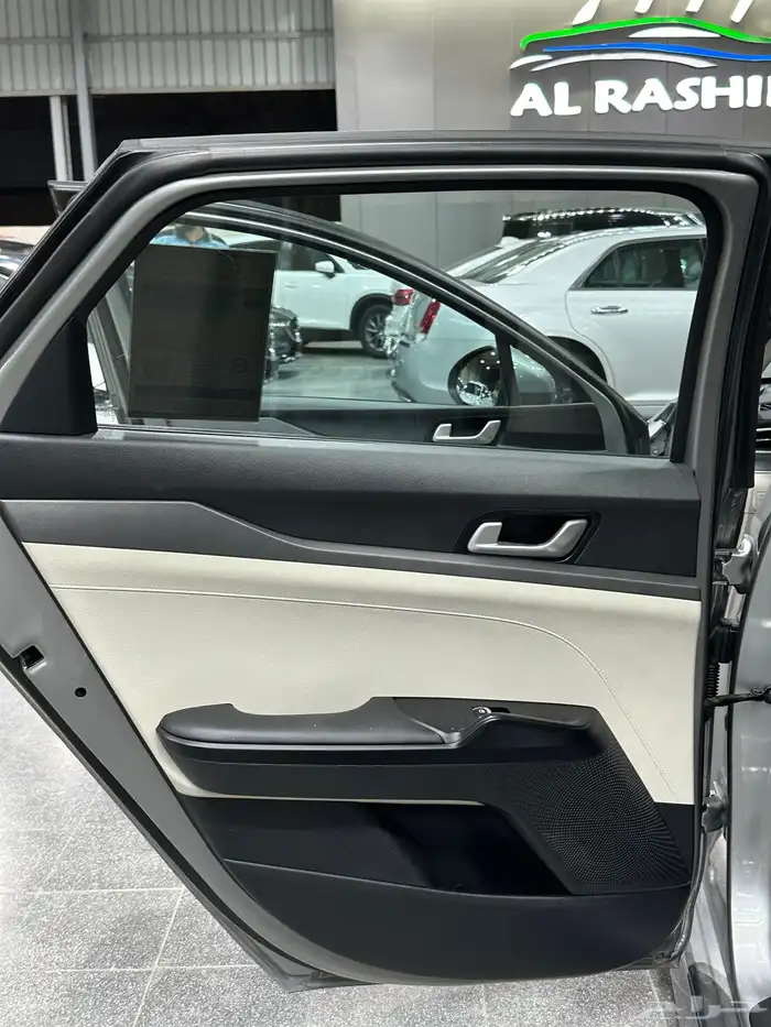 كيا K5 2022 ستاندر محرك 2.5 لدى معرض(عبيد الرشيدي) 28