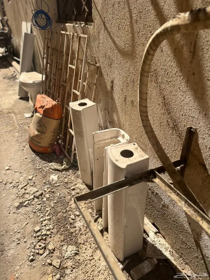 عفش للبيع بلاط ومغاسل وكراسي افرنجي اكرمك الله 1