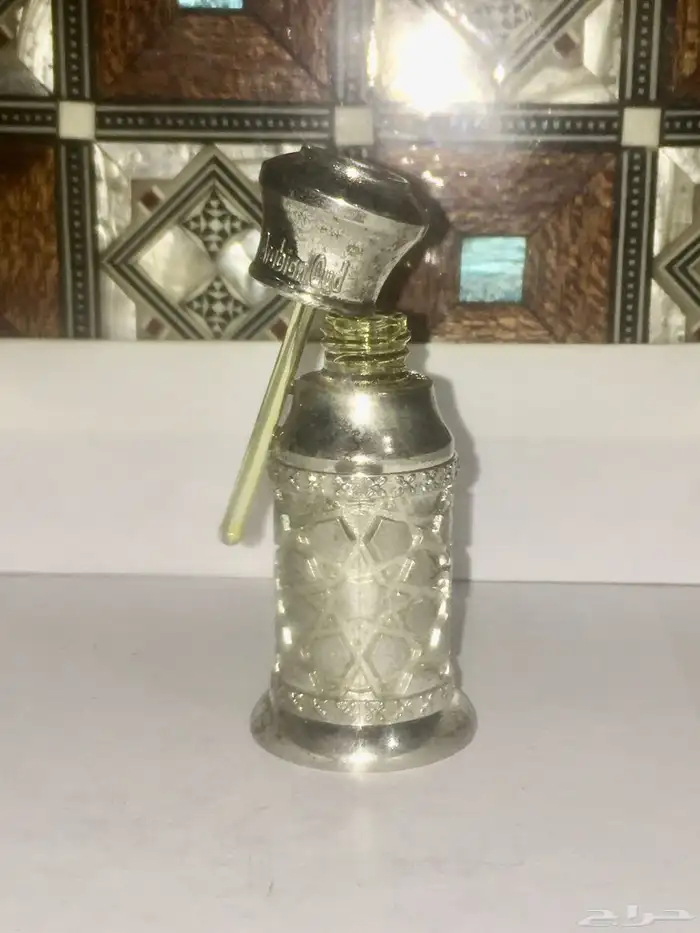 دهن عود العربية للعود قديم جدا عتيق 1