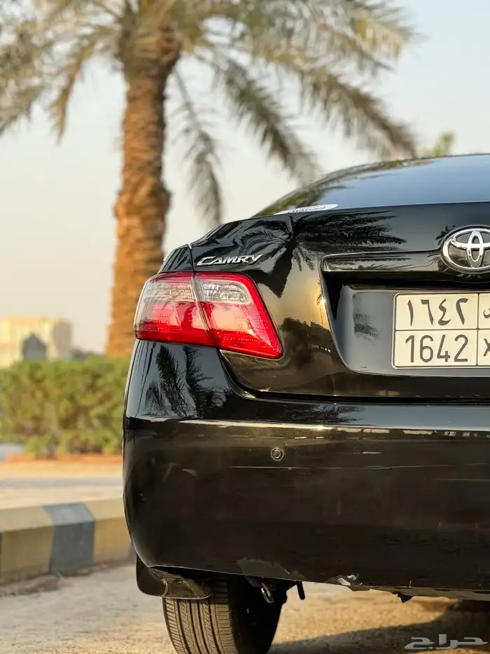 كامري اسود ملكي لامع نظيف جدا 28