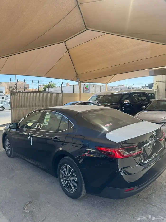 تويوتا كامري 2025 اسود 4