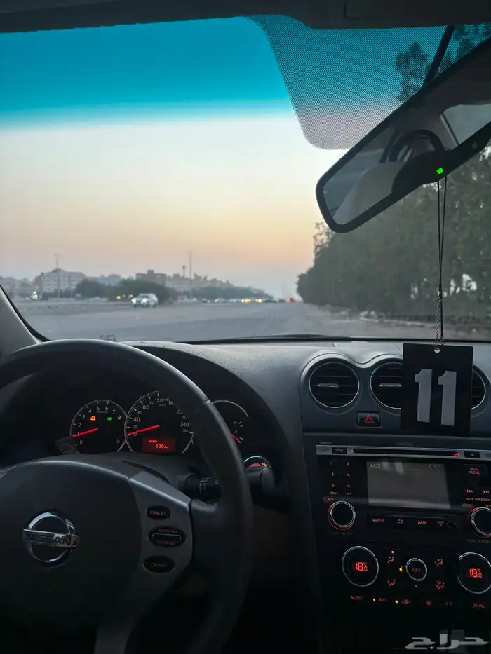 نيسان التيما 2011 10