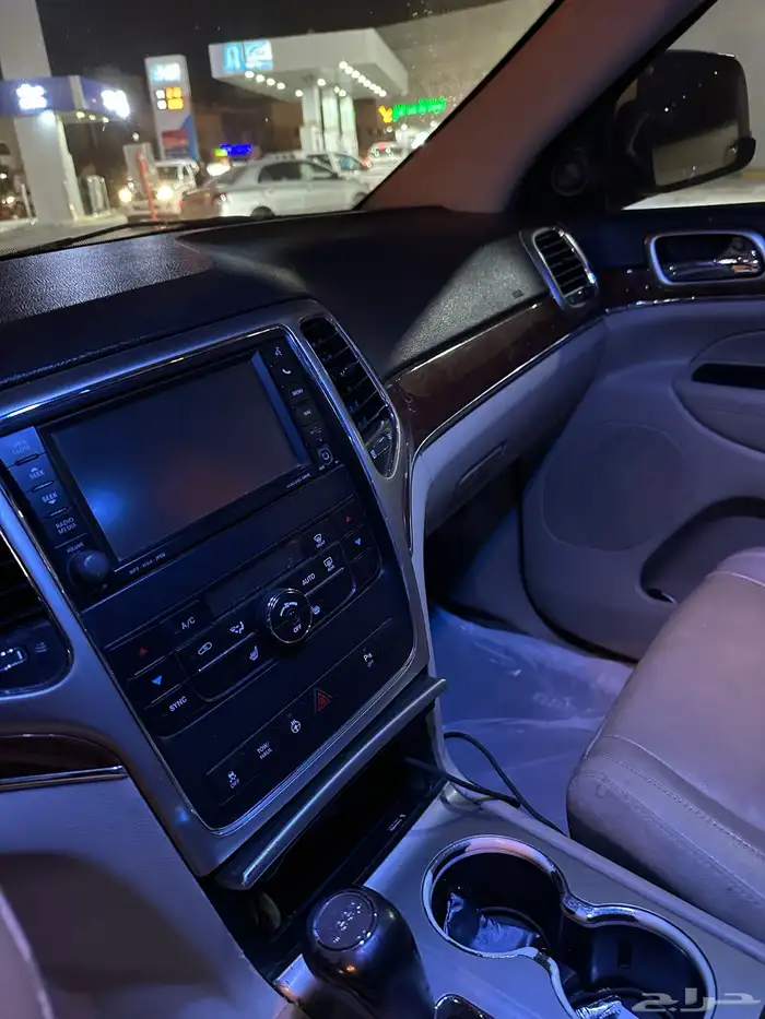 جيب جراند شيروكي 2011 20