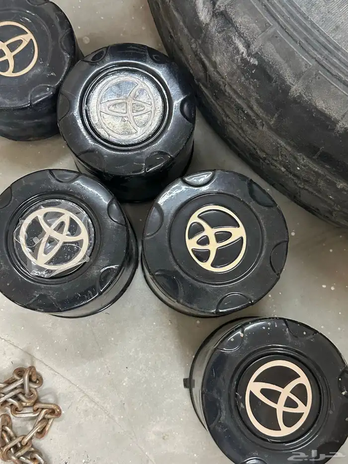 للبيع اغراض جيب نيسان وتويوتا 1