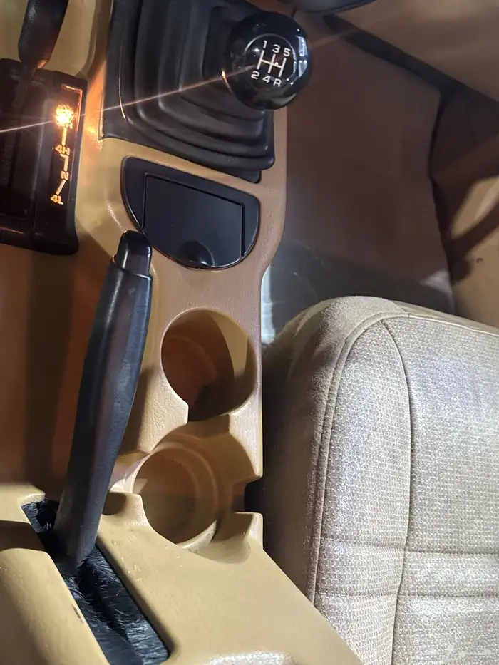 للبيع شيروكي باب واحد 12