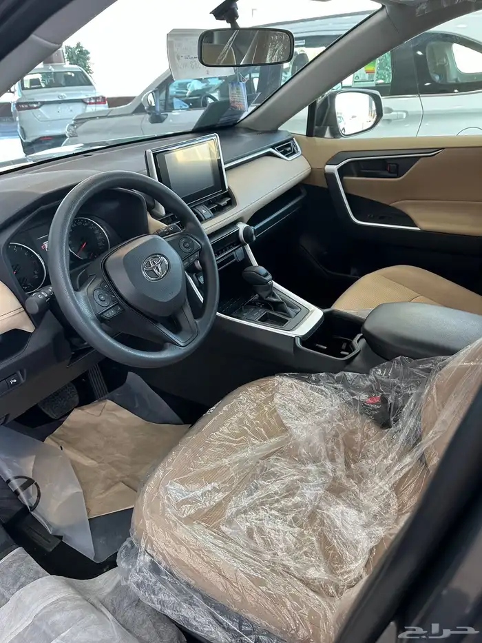 راف فور LE 4 2 2025 رمادي اصفار عبداللطيف جميل 8