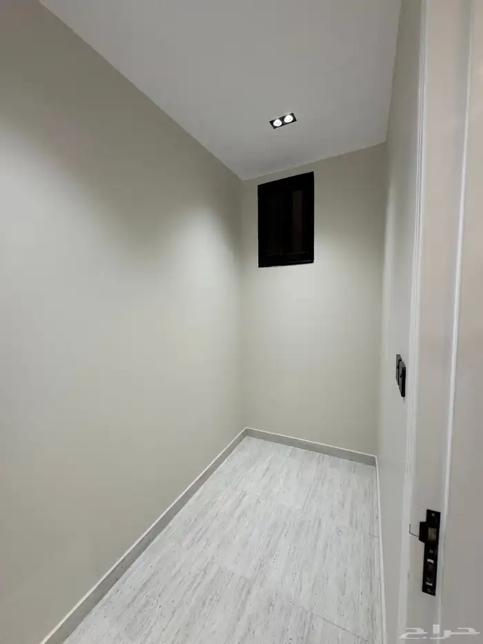 للبيع روف علوي دور ثاني مع ملحق مدخل مستقل مقابل نادي ضمك 10