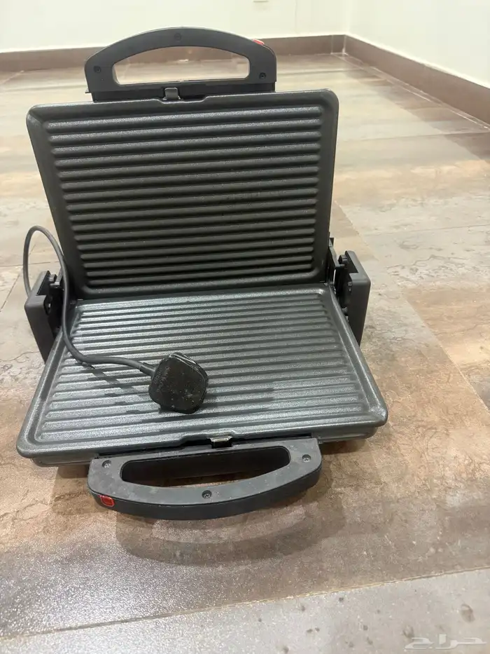 اغراض متنوعه من البيت 9