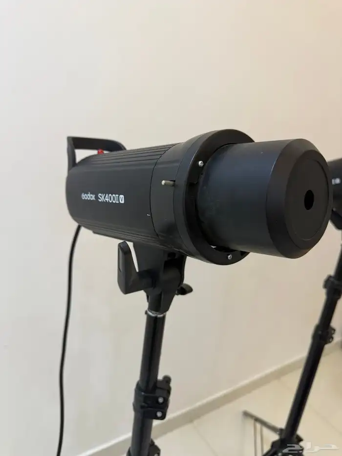 اضاءة 400sk فلاش وملحقاته الاستاند وسوفت بوكس وغيره لبيع 1