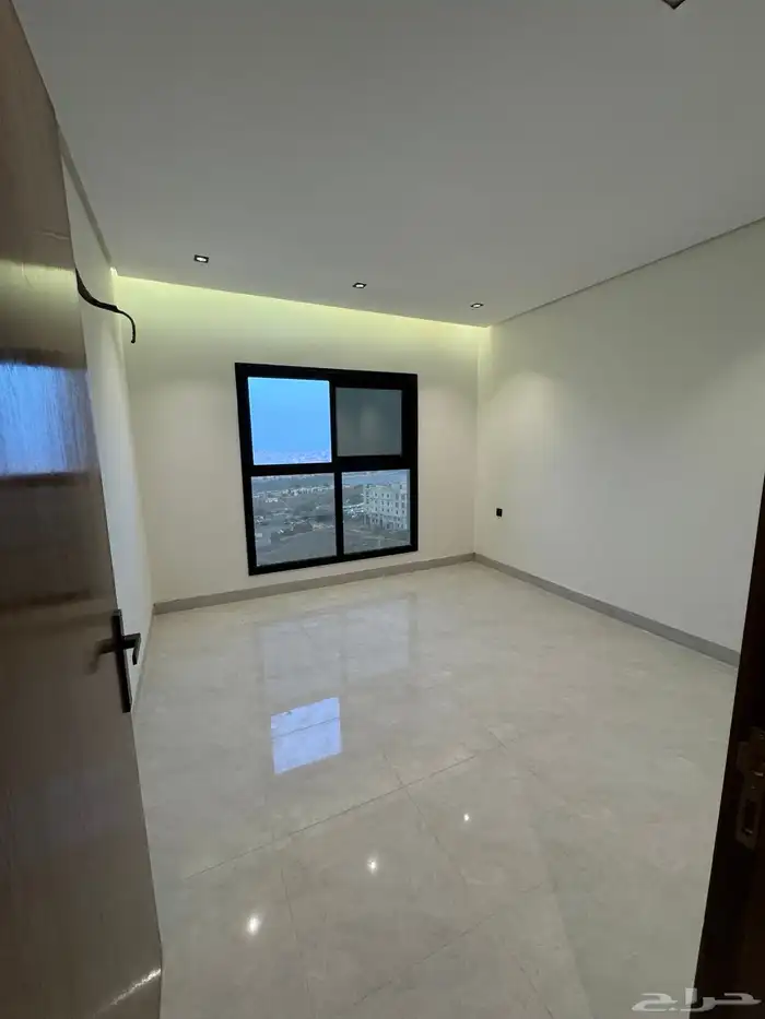 للبيع بأبها شقق تمليك علوي حي الاطلاله طريق السوده 9