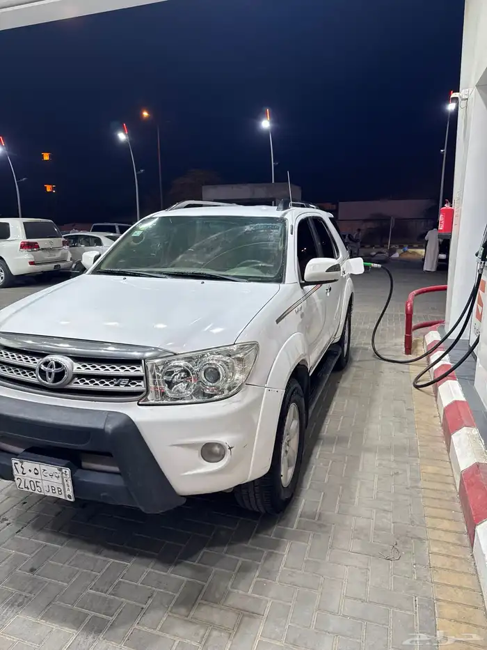 فورتشنر 2010 4