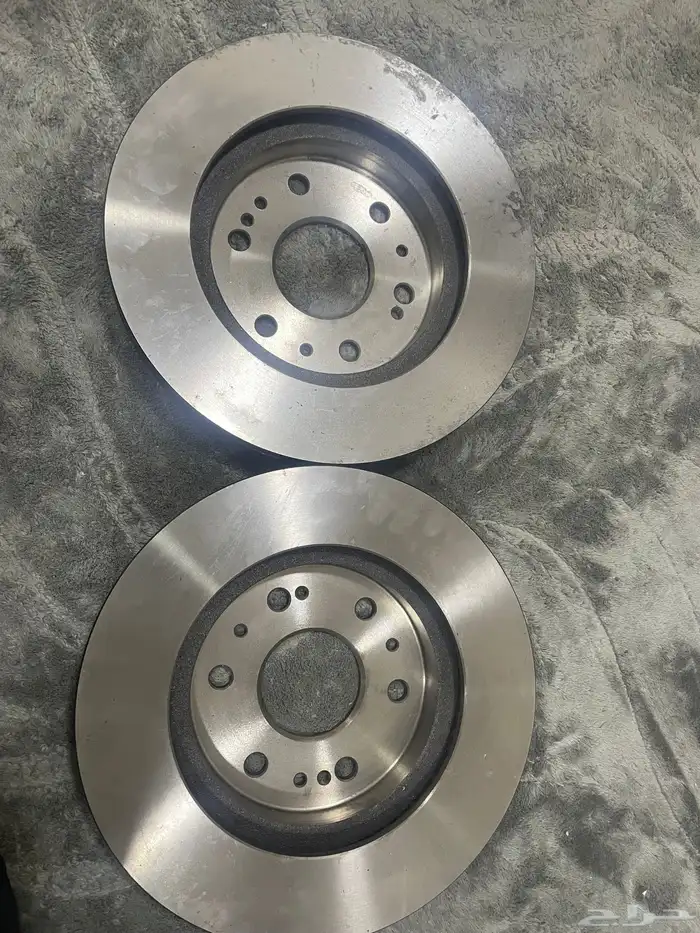 طقم فرامل سييرا تاهو سلفرادو(هوبات فحمات قواعد كليبر) جديد 1