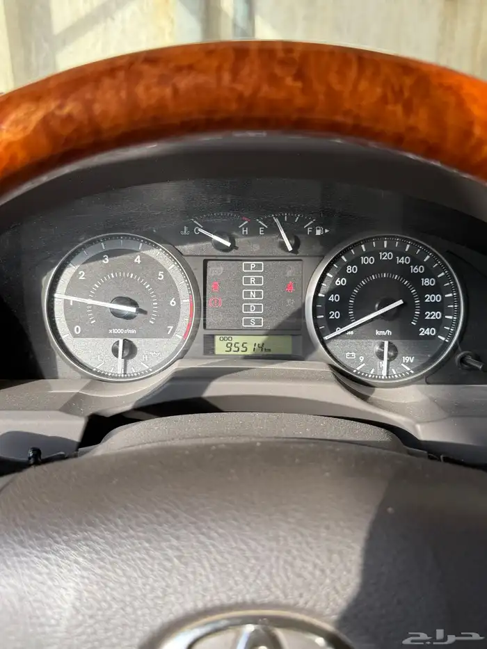 لاندكروزر 2012 فطيمي مخزن 5