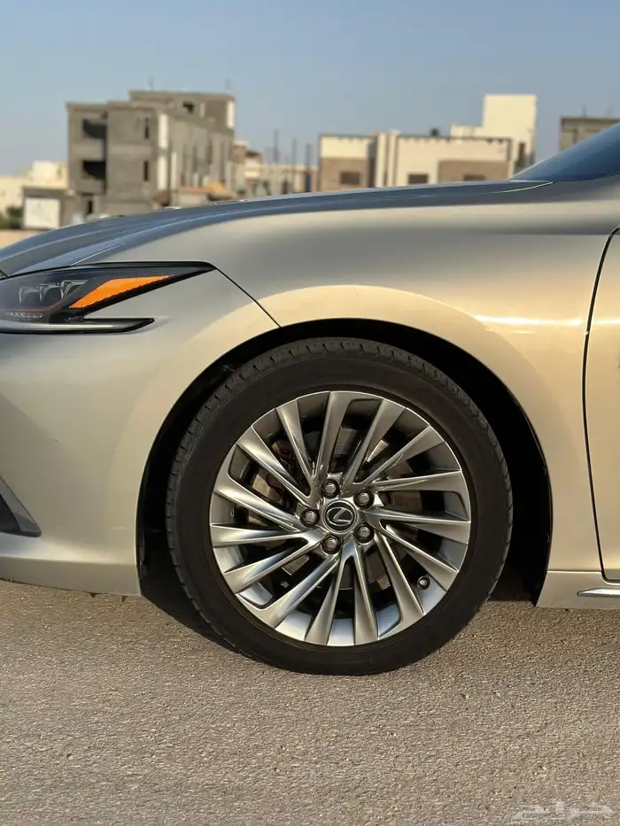 لكزس ES350 2019 فل كامل DD 12