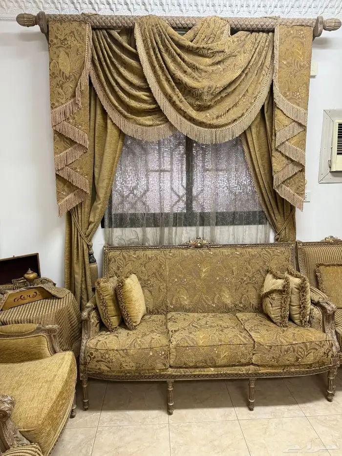 كنب يكفي 19 شخص بحاله ممتازه 2