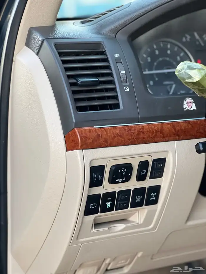 لاندكروزر 2012 GXR V8 11