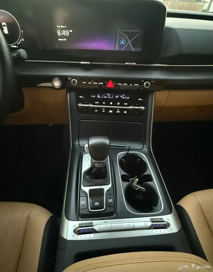 كيا كارنفال 2023 ( بنزين ) نص فل شبه جديدة 15