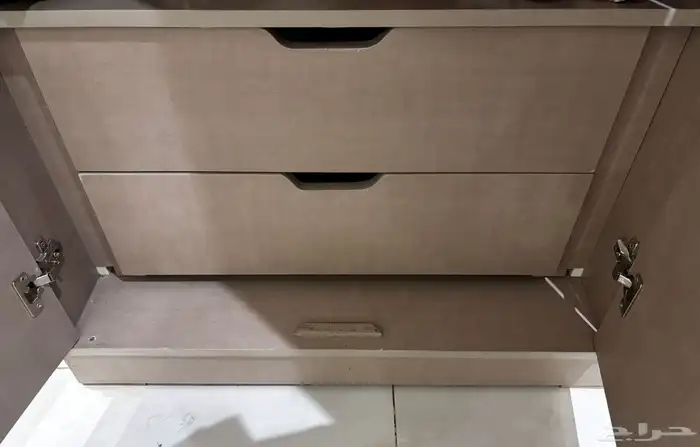 دولاب فقط للبيع بحالة ممتازه 3