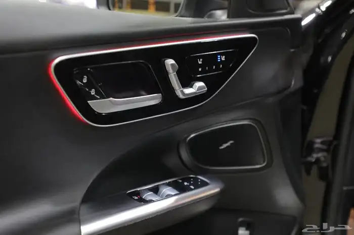 مرسيدس C300 فل وارد كوريا موديل 2024 14