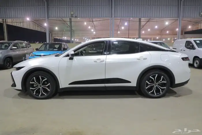 تويوتا كراون بريميوم هايبرد موديل 2024 4