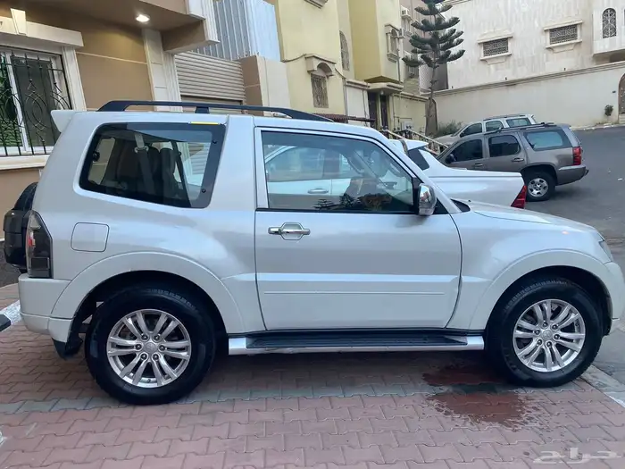 باجيرو ربع 2016 ابيض 17